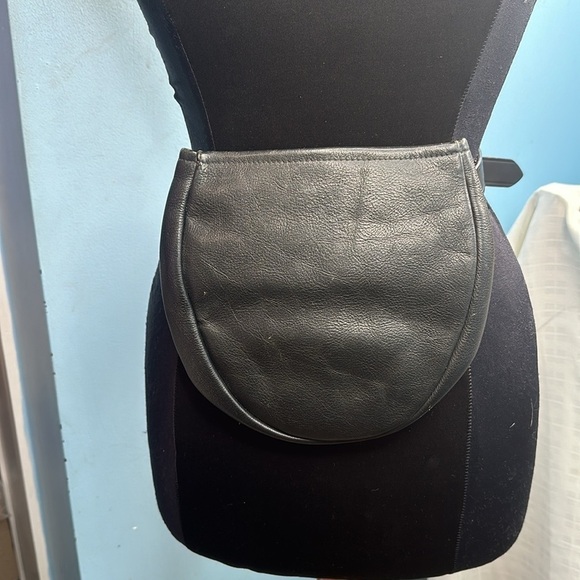 Vintage Kerr's Natl. Capital Gun Club Buckle Leather Belt and Pouch in black - Picture 2 of 10